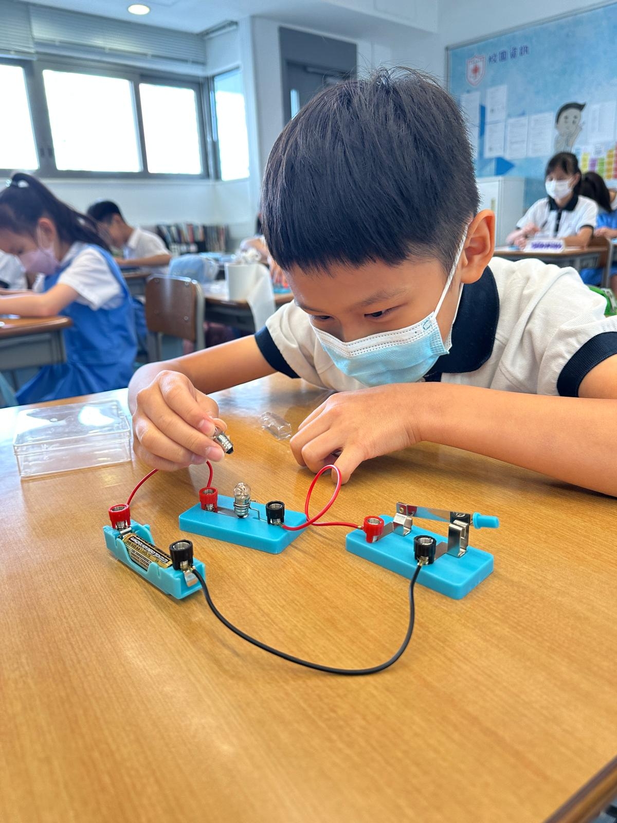 本頁圖片/檔案 - P5STEM_02